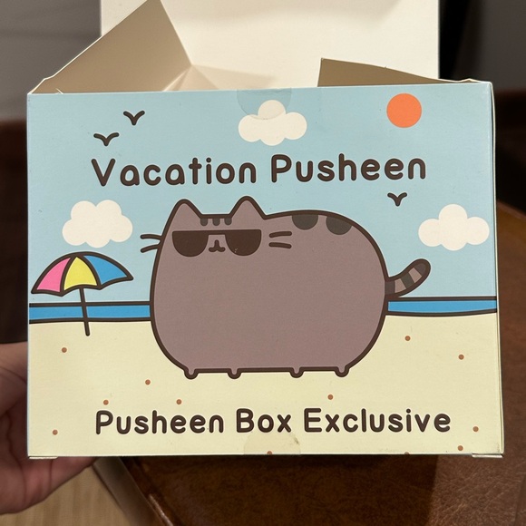Vacation Pusheen vinyl figure from Pusheen Box - Picture 4 of 4